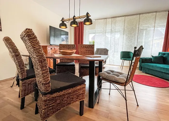 Habichtnest By Interhome Vakantiehuis Bertsdorf-Hoernitz